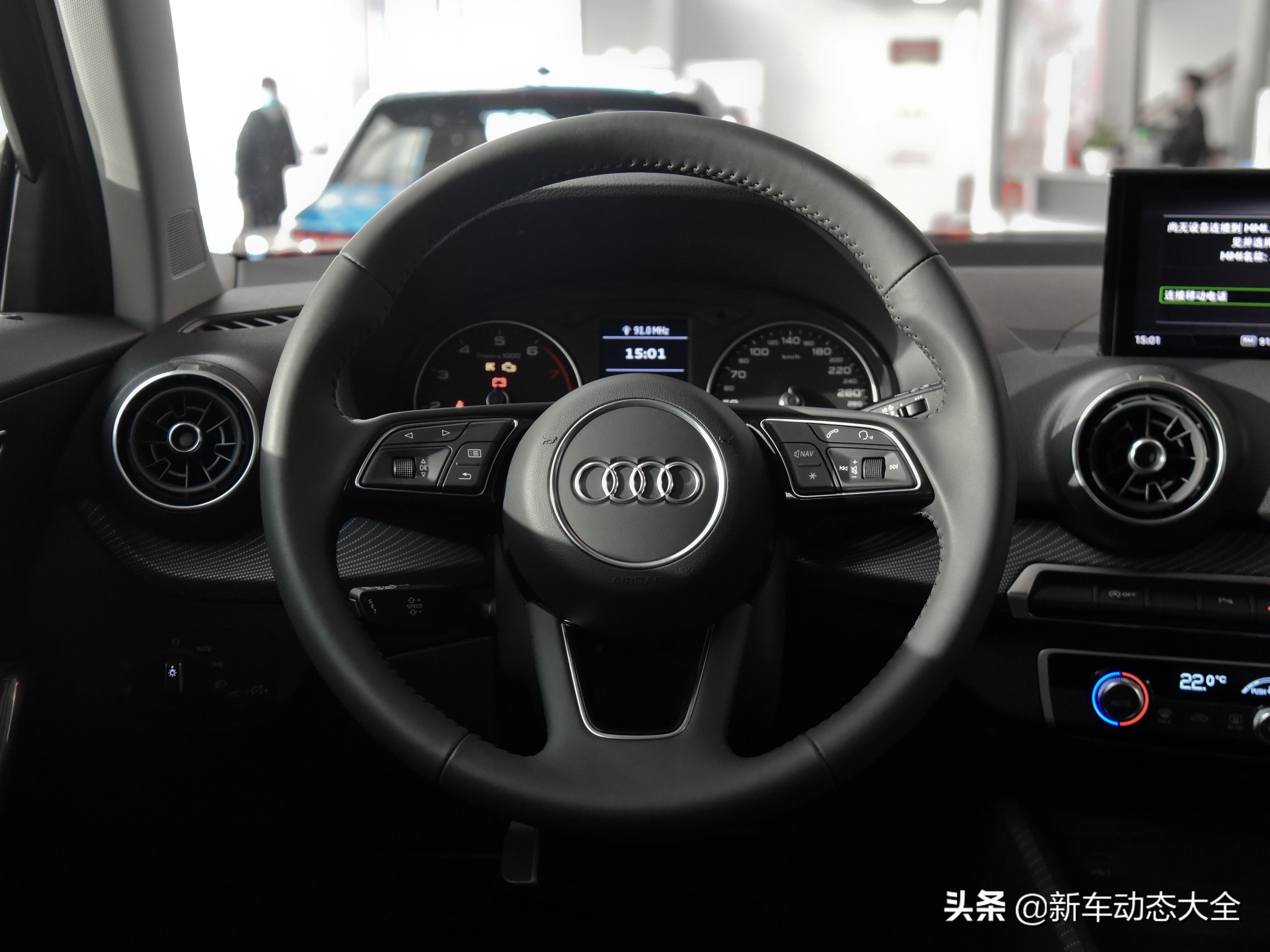 小巧灵活的豪华SUV，高配自动挡6.1L油耗还便宜，实拍奥迪Q2L
