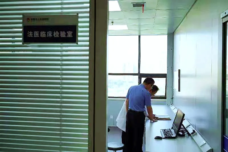 检察日报 | 应该对他暂予监外执行吗?