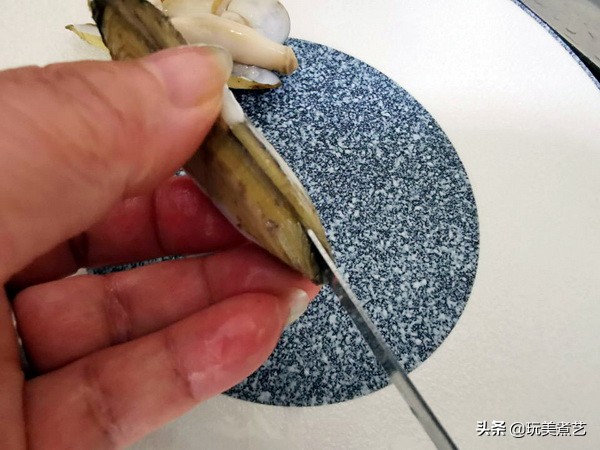 蛏子怎样去除内脏图解清洗内脏的步骤详解