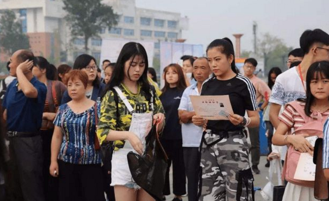 大一新生开学要不要迁户口，聪明的家长已做好准备，避免将来吃亏