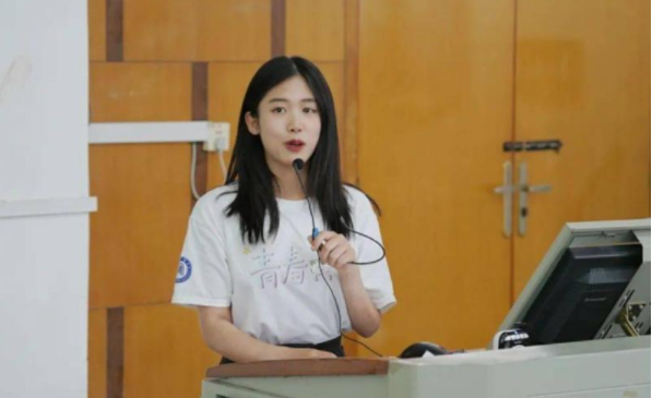 复旦大学教授“真实月薪”曝光，和想象的大有不同，引众人热议