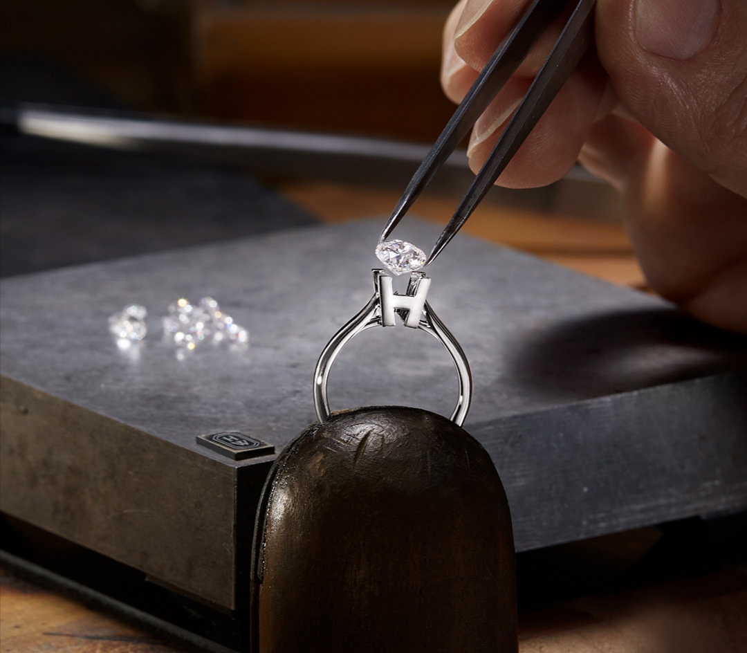 位居世界第二大钻石市场，如何少花冤枉钱买到心仪的钻石首饰