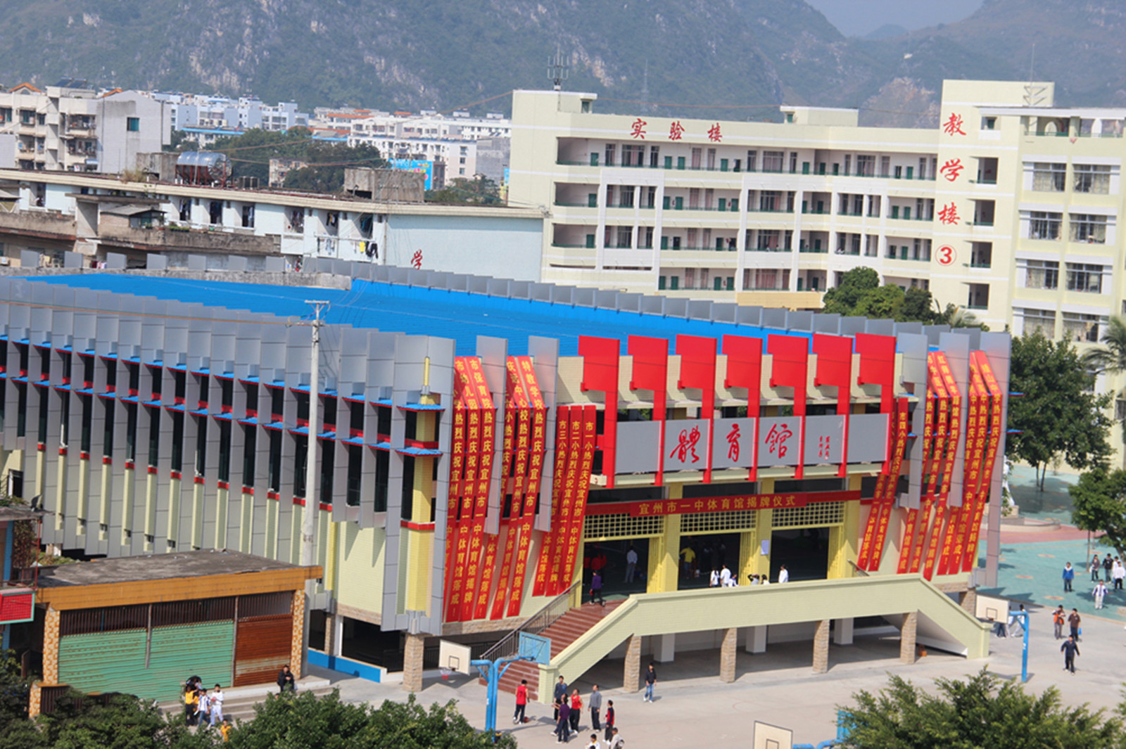 广西河池好高中，都安高中再续辉煌，理科最高706分，创历史纪录