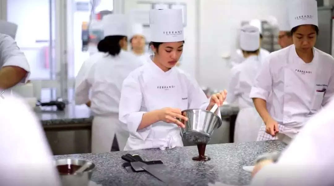 想去法国留学怎么申请学校？国际专业烘焙学校介绍连载2-费航迪