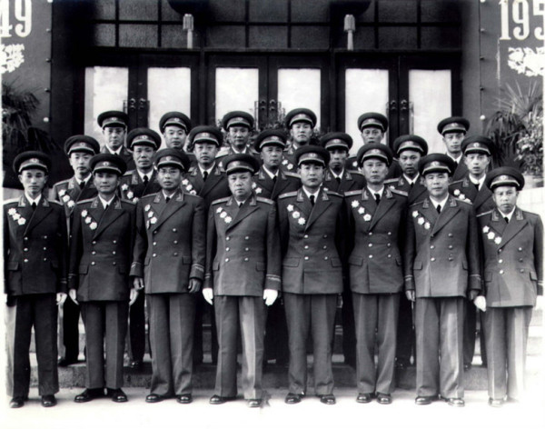 想知道吗？看这里——陈毅1931年担任总政治部主任，是当时级别最高的元帅。
