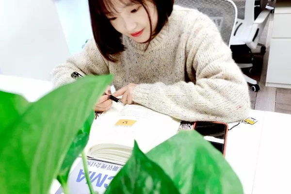 初级会计职称考试考什么？如何自学通过？