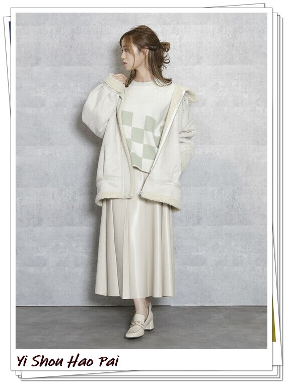 优雅而又知性！白色乐福鞋的秋冬搭配24例