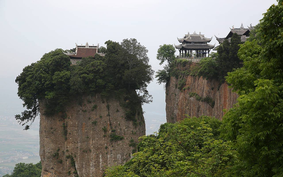 四川绵阳江油市最大的镇,曾是县城,拥有窦圌山景区