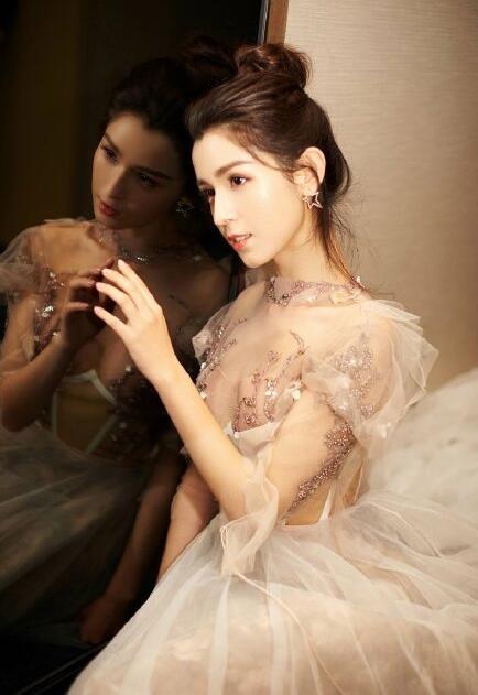 “仙女”哈妮克孜被传遭陈赫包养，被大佬送进医院，公司紧急辟谣