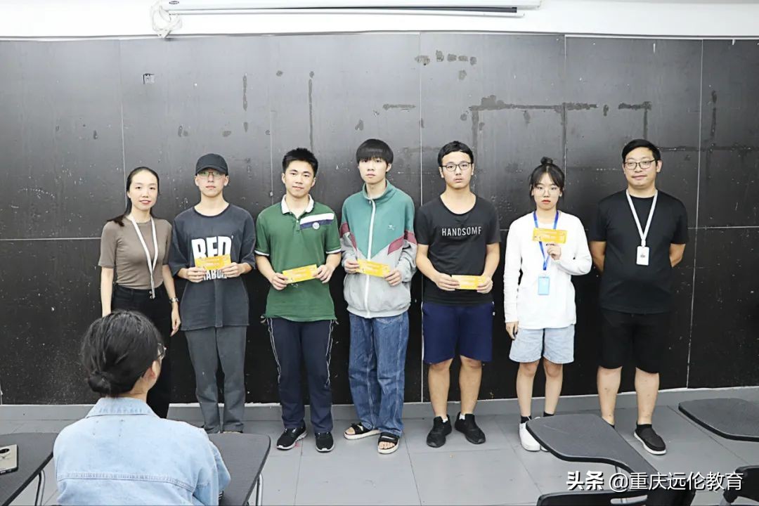 远伦月考表彰 | 无惧挑战，实力在线！来看未来美院状元领奖