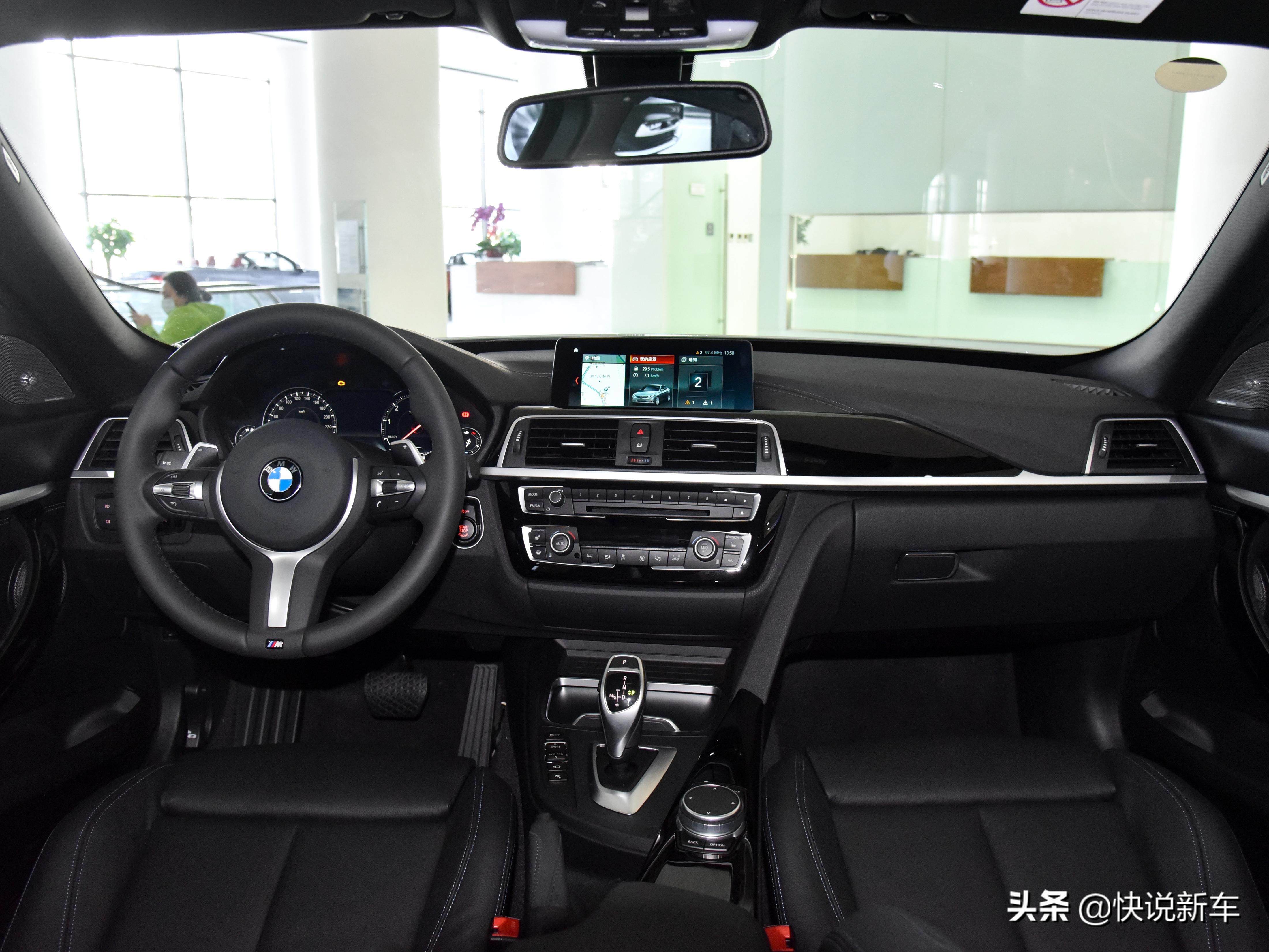 车尾个性后备箱开口大，豪华中型进口轿车，实拍宝马3系GT