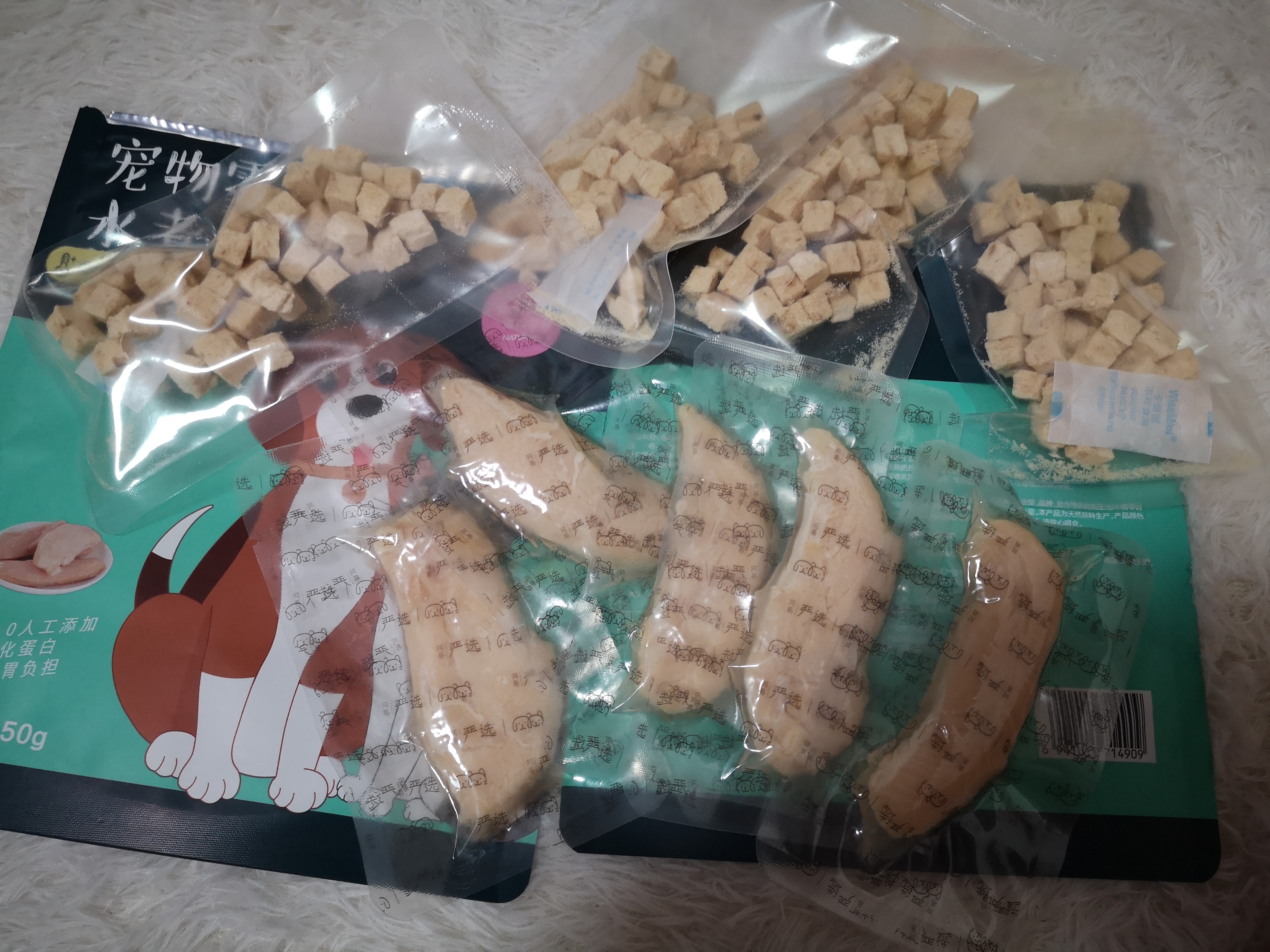 猫咪零食测评：三只猫试吃零食大礼包，大型真香现场曝光