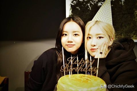 ROSÉ、惠利神仙闺蜜情！一个负责浪漫，一个霸气给依靠