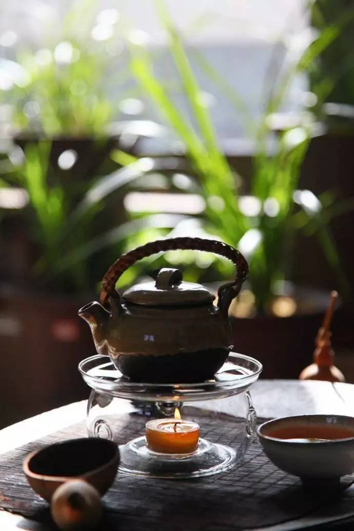 散文：泡一壶清茶，静静品味人生