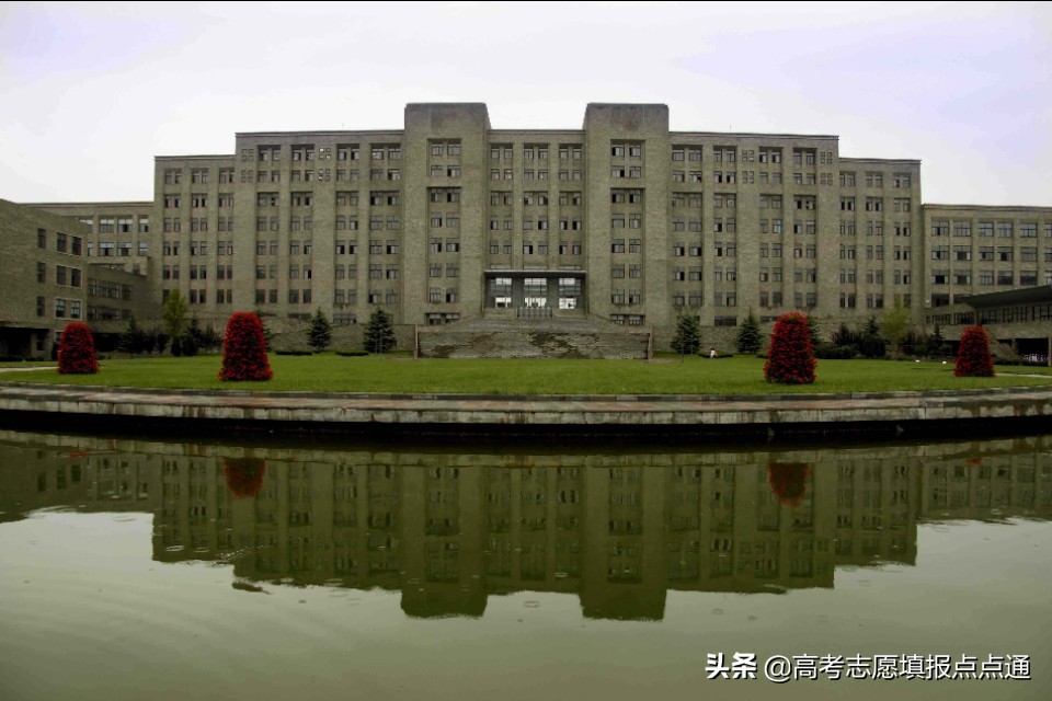 大连工业大学优势专业分析及2019、2018、2017年各省录取分数线