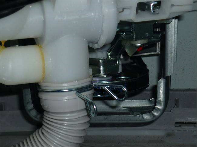 洗衣机常见故障与解决8大步 ￼