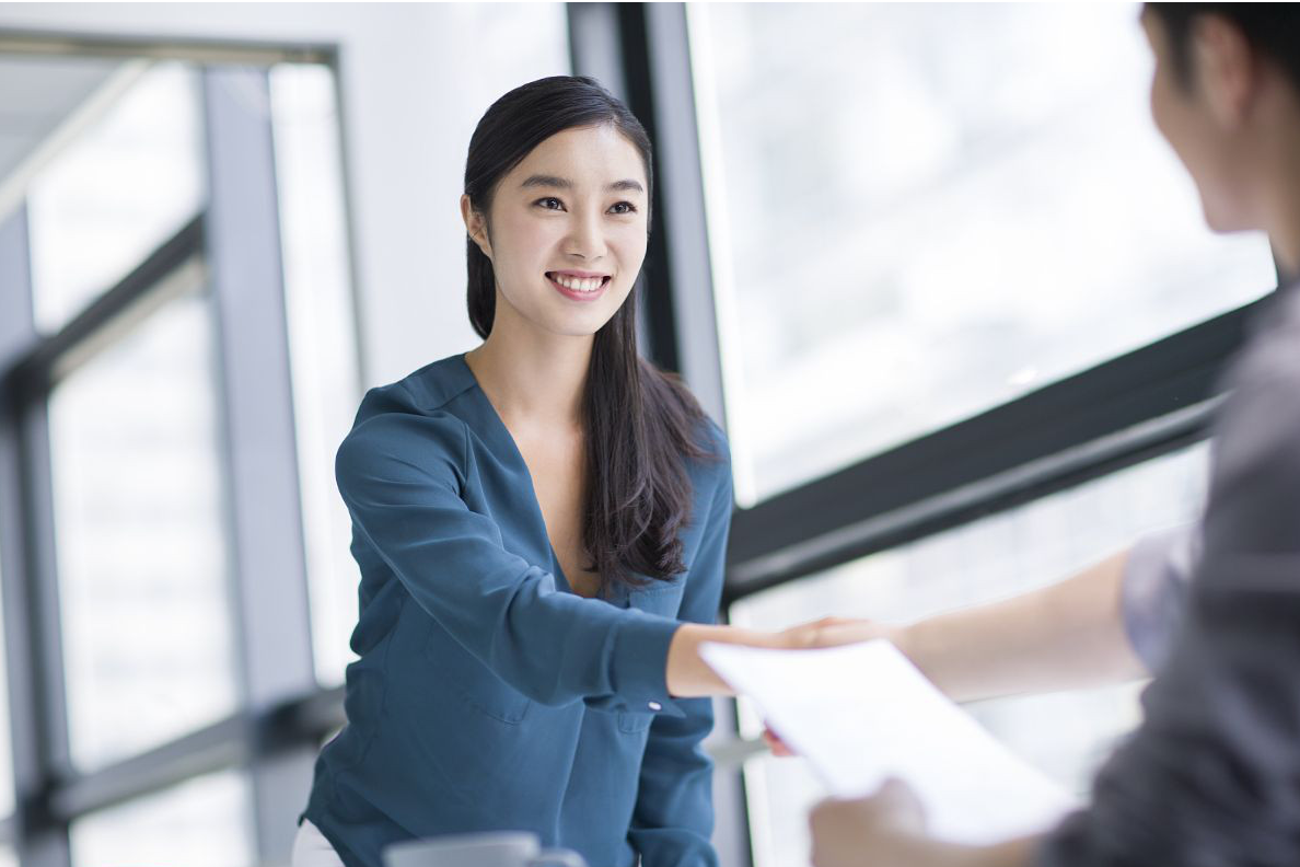 公务员迎来新变化，报考年龄或突破35岁门槛？往届生的机会来了？