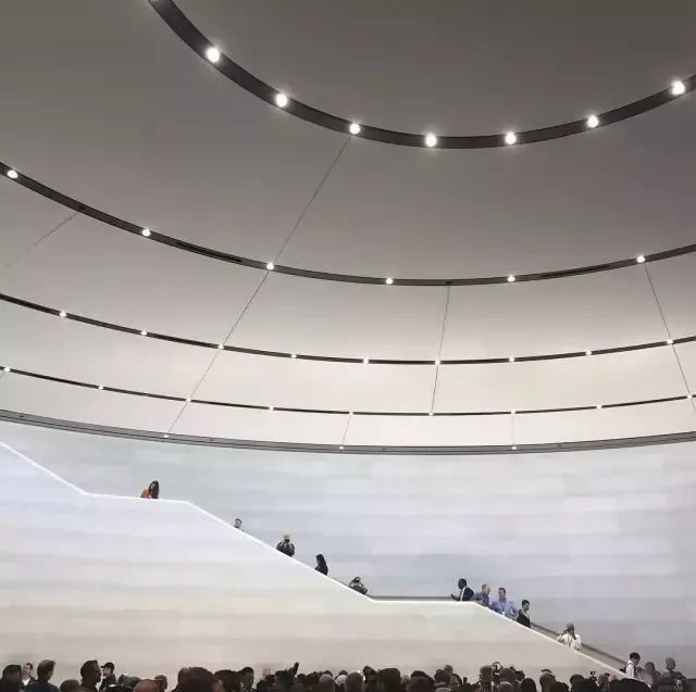 别人的办公室总是不会让我失望！这里工作太爽了