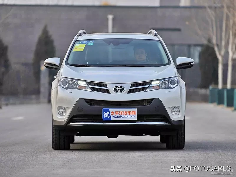 实拍第四代丰田RAV4荣放，近七年改款，小书包不在你不买？