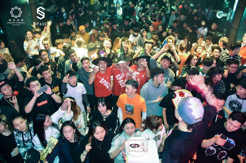 银川夜店界杀出一匹黑马，亚洲排名第一，还有明星经常光顾！