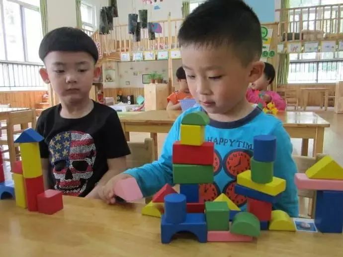 孩子从小玩这3种玩具，智力发育快人一步，家长不要心疼钱