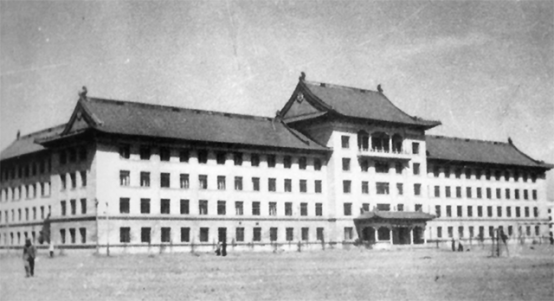 哈军工建校的首任院长兼政委是陈赓，第二任院长和政委分别是谁？