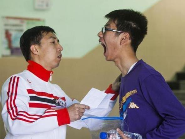 高考时的“新规定”，考生不能带框架眼镜，要创建“无声考场”