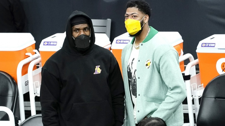 j博士为什么不能进入nba(10人最佳阵容不选詹姆斯？J博士发声引争议：他会自己组超级球队)