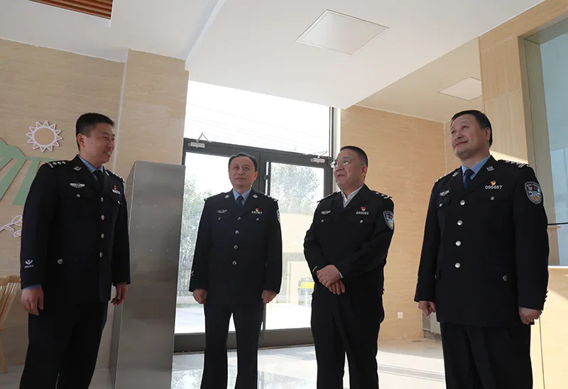 ������ͬ־�����ǹ����־ֵ��� ����ο�ʻ���һ���񾯸���