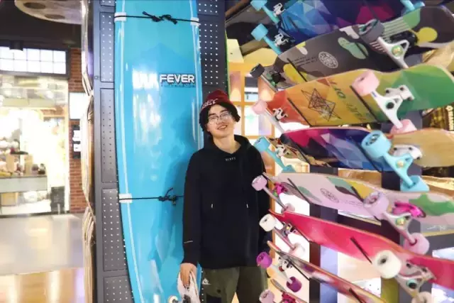 东方影都茂“光影市集”即将开业，自媒体探店先睹为快，福利等你拿