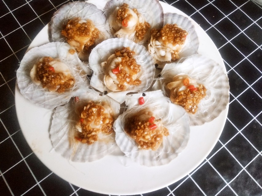 吃扇贝，只要把这两个部位清理干净，再掌握好火候，怎么做都好吃