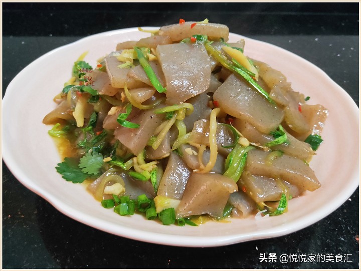 秋冬要多吃魔芋豆腐，推荐3种美味做法，吃得少饱得快，还易消化
