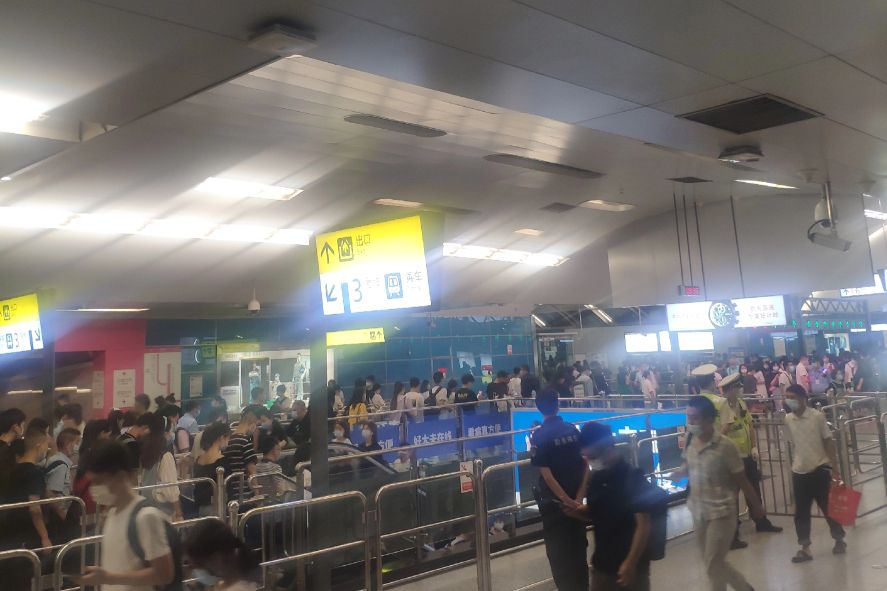 上班的旅途一路前行，记录美好生活