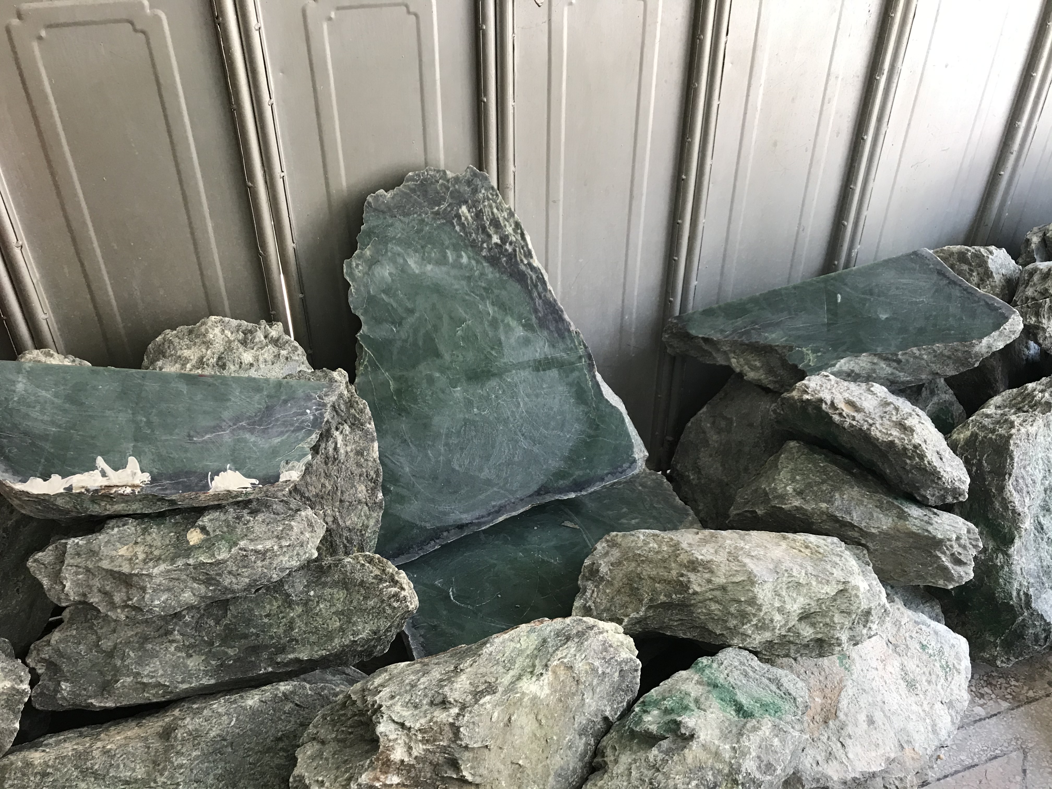 阿富汗玉值钱吗(阿富汗玉是什么玉)-骁龙网