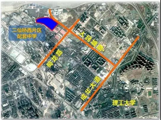 七中领办的成都英才学校交付时间延迟到2021年，校长是他