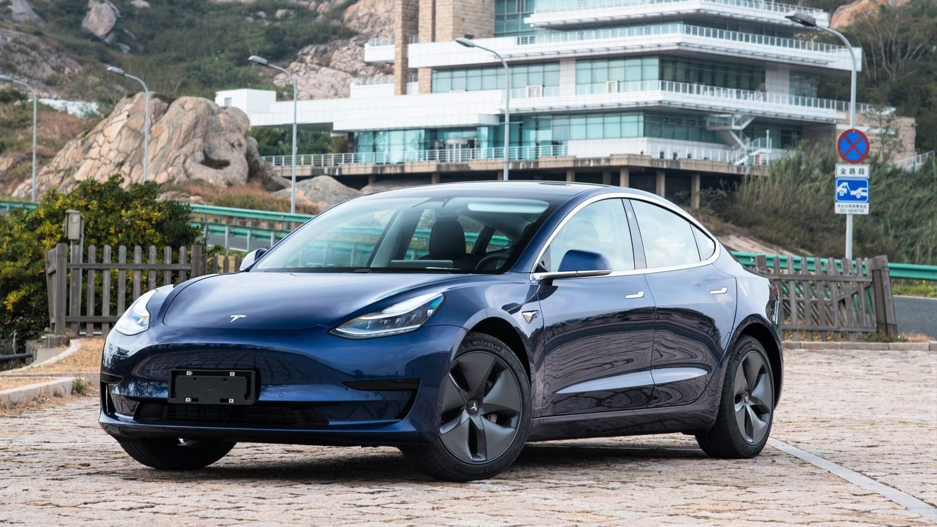 奔驰CLS 260上市！60万的1.5T轿跑你买吗？