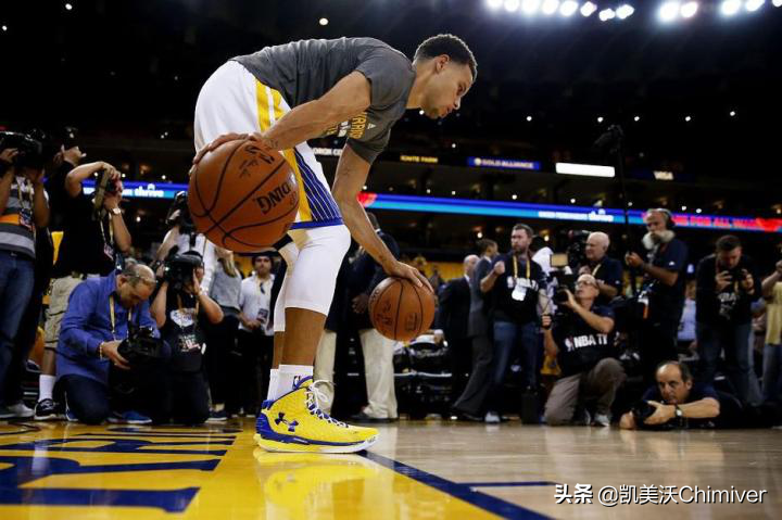 nba的地板为什么会有特效(NBA球馆的木地板让人看起来热血沸腾的原因揭晓)