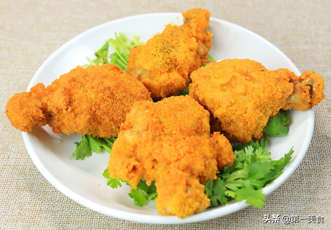 如何炸鸡腿教程（炸鸡腿零难度但却最好吃的做法分享）