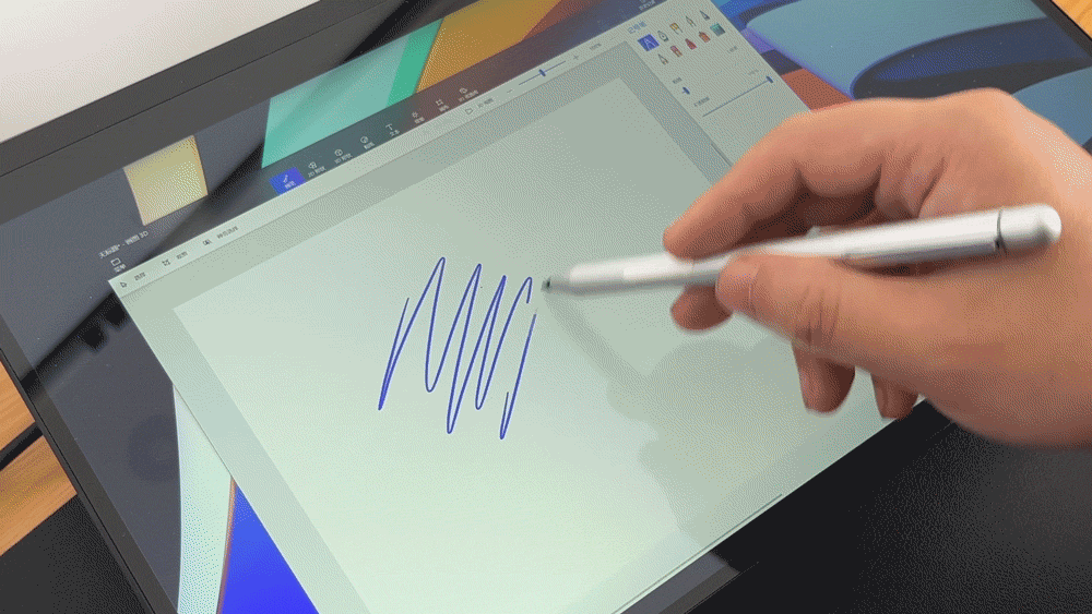 在車(chē)上也能玩PS游戲主機(jī)？論便攜屏的奇葩用法，網(wǎng)友：腦洞大開(kāi)