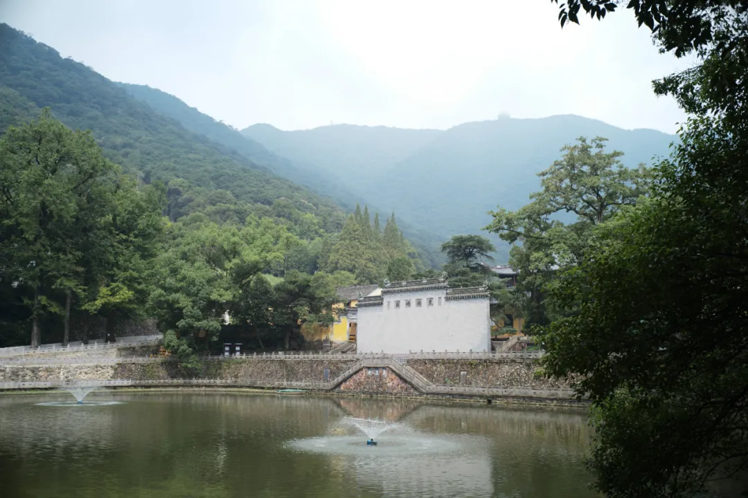 别再说什么小京都了,宁波这些寺庙来打脸了