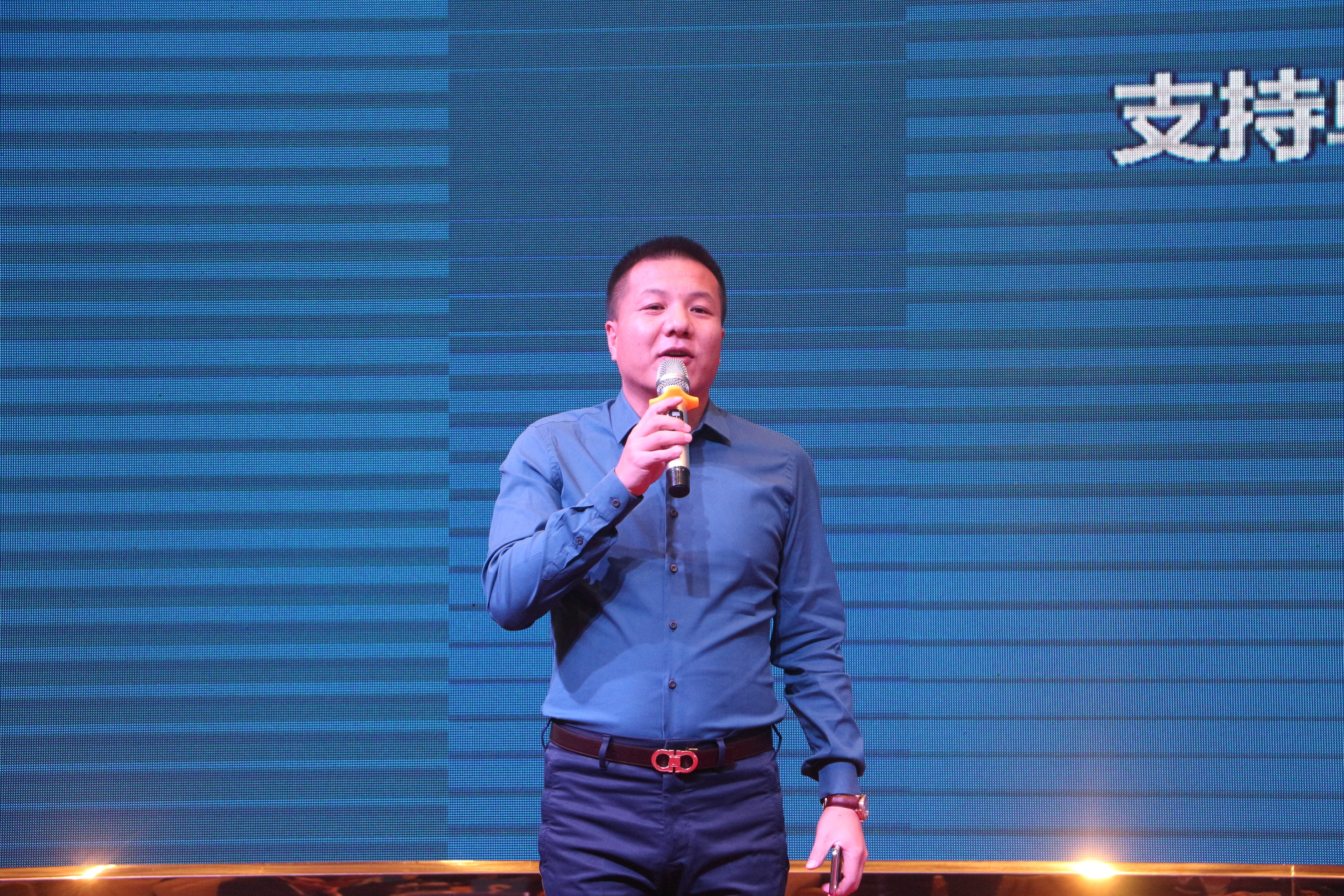 15年锐变成行业佼佼者，热心公益推崇利他哲学