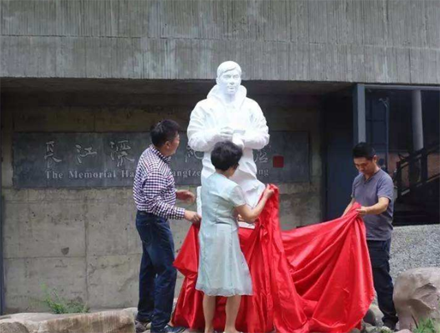 36年前，漂流长江第一人尧茂书遇难，被发现时只剩倒扣的橡皮筏