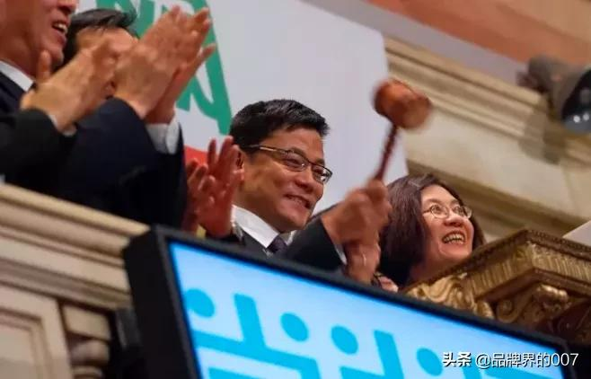 抖音直播100天,李国庆努力活成了带货主播