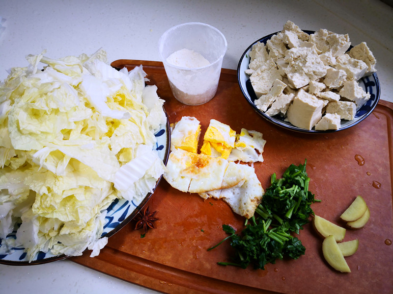 白菜炖豆腐怎么做才好吃？原来诀窍在这里，一次炖一锅，太香了