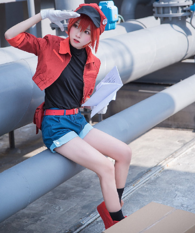 《工作细胞》cos秀,当红细胞遇上血小板,是雪白与甜腻的碰撞