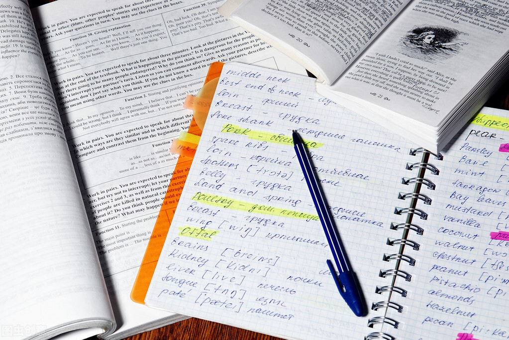 谈英语教材课文的翻译原则和翻译标准