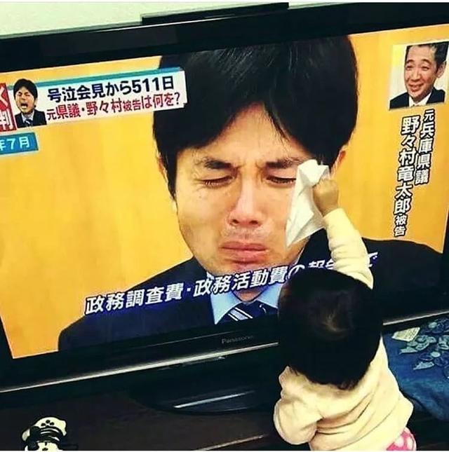 岛国这群父母专拍孩子的沙雕照片上传网络，是亲生的，没错了