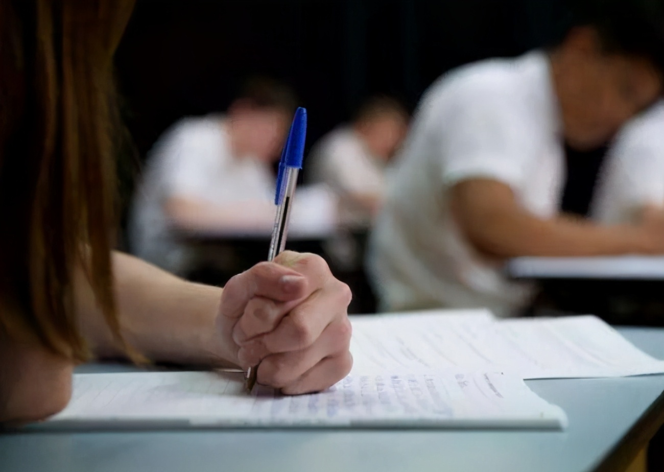 高考最新改革：英语降至50分，体育增至50分，开始抓素质教育了？