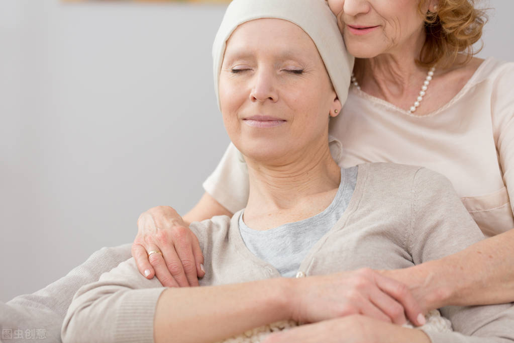 三年，從治療復發之間來回折騰，她的卵巢癌治療之路，仍在繼續