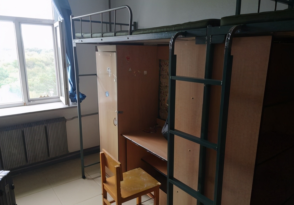 吉林大学怎么样？宿舍环境好不好？分数线高吗？